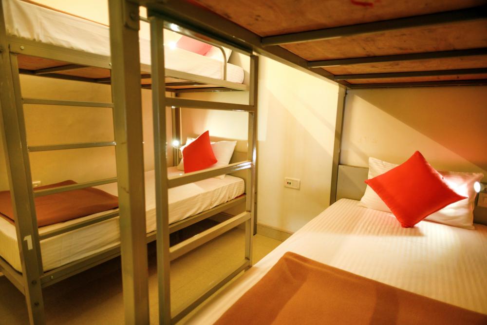4 camas dormitorio - Mixta - Standard - Baño compartido