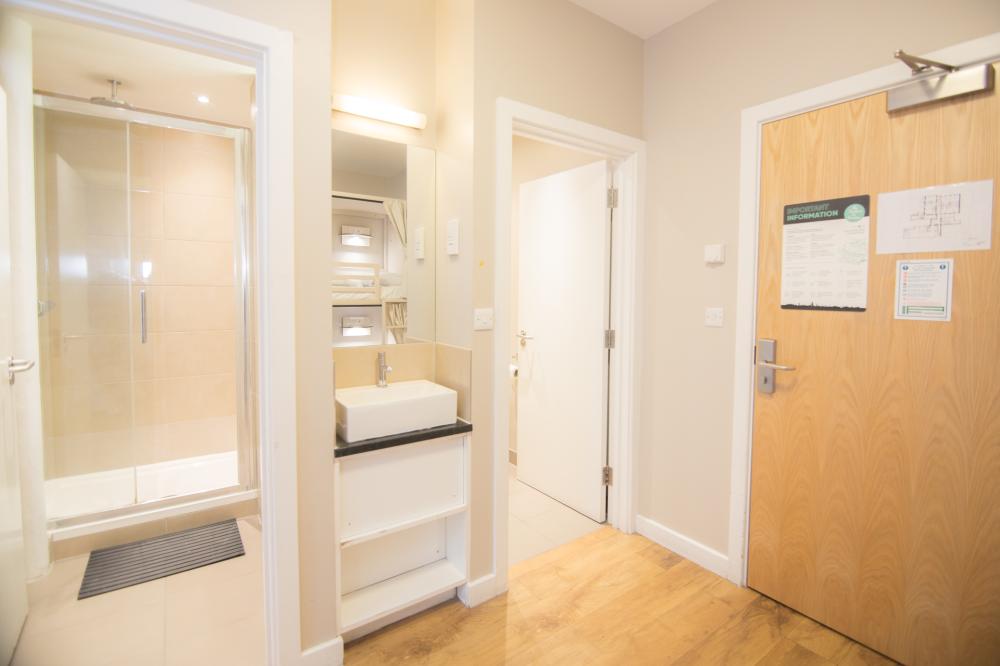 4 camas dormitorio - Mixta - Standard - Baño privado