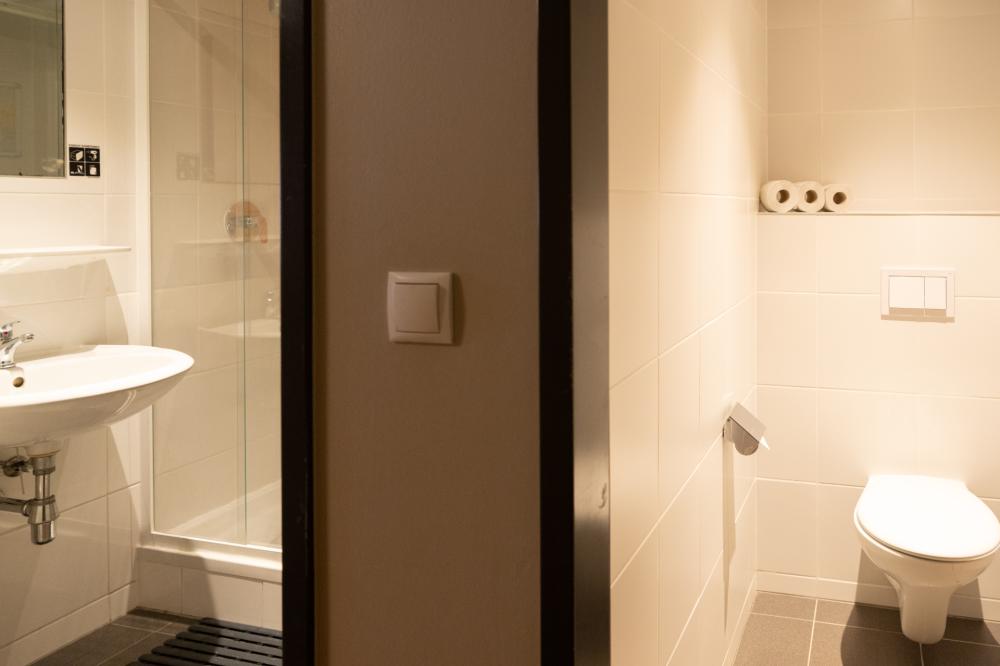 6 camas dormitorio - Mixta - Standard - Baño privado