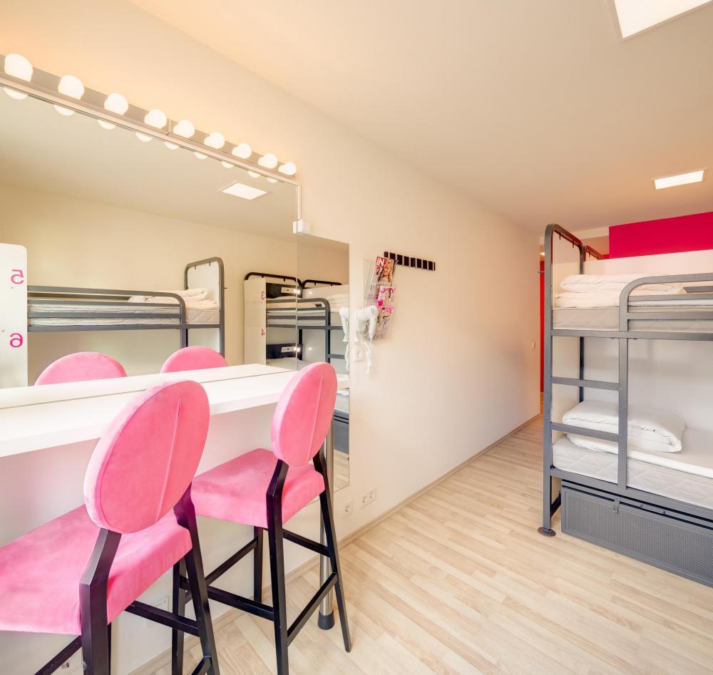 6 camas dormitorio - Solamente mujeres - Standard - Baño privado