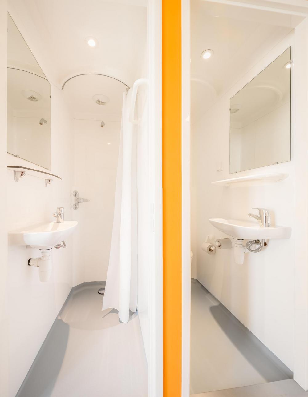 8 camas dormitorio - Mixta - Standard - Baño privado