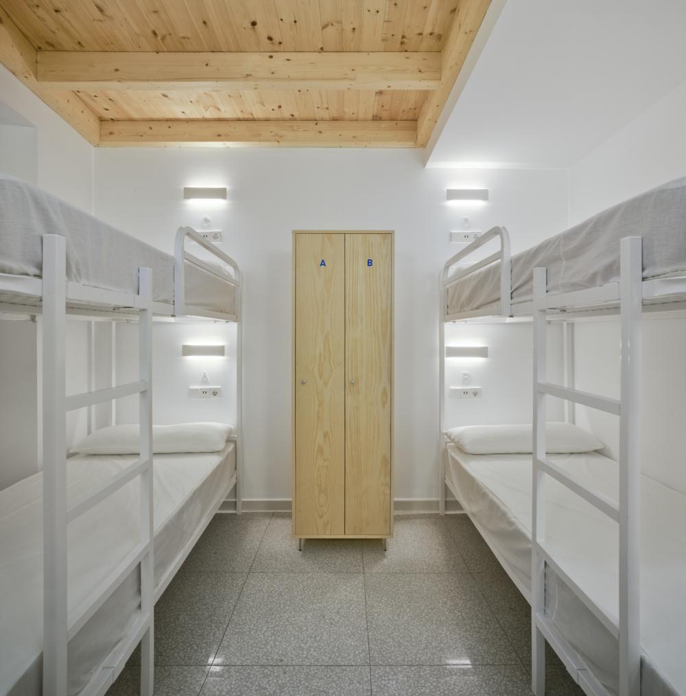6 camas dormitorio - Mixta - Standard - Baño privado