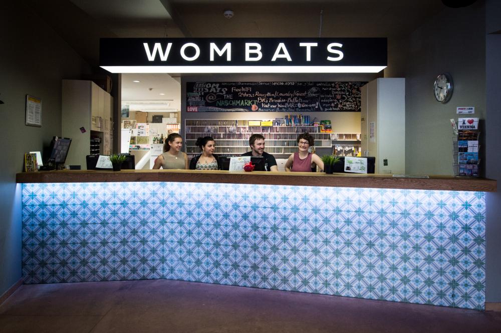 Recepção Wombat's CITY Hostels Vienna - The Naschmarkt