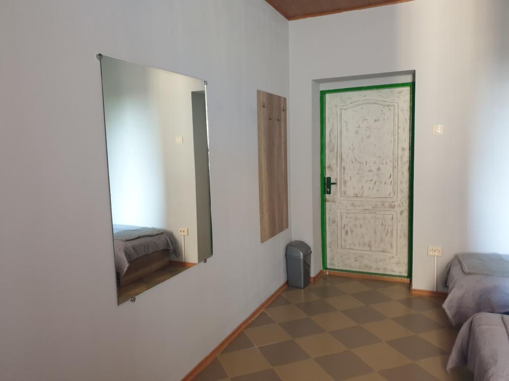 Habitación Verde Arco - Dormitorio - Mixto - Estándar - Baño compartido