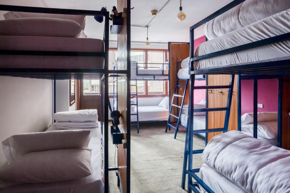 8 camas dormitorio - Mixta - Económica - Baño compartido