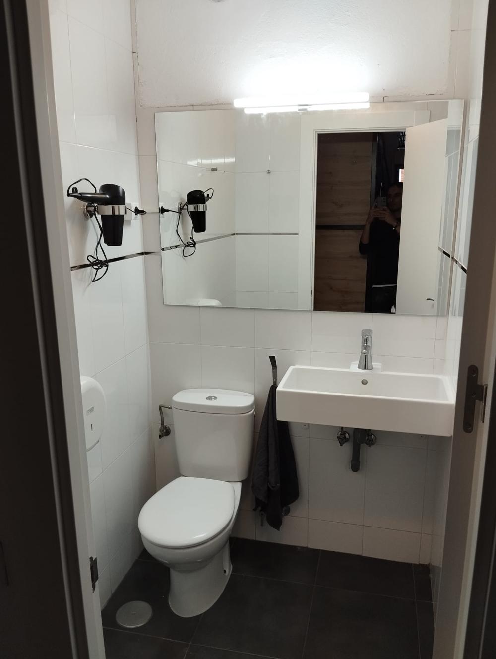 6 camas dormitorio - Mixta - Standard - Baño privado