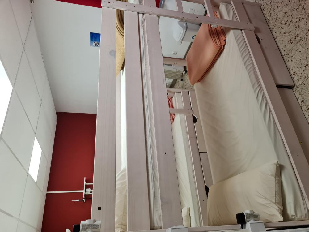 6 camas dormitorio - Mixta - Standard - Baño compartido