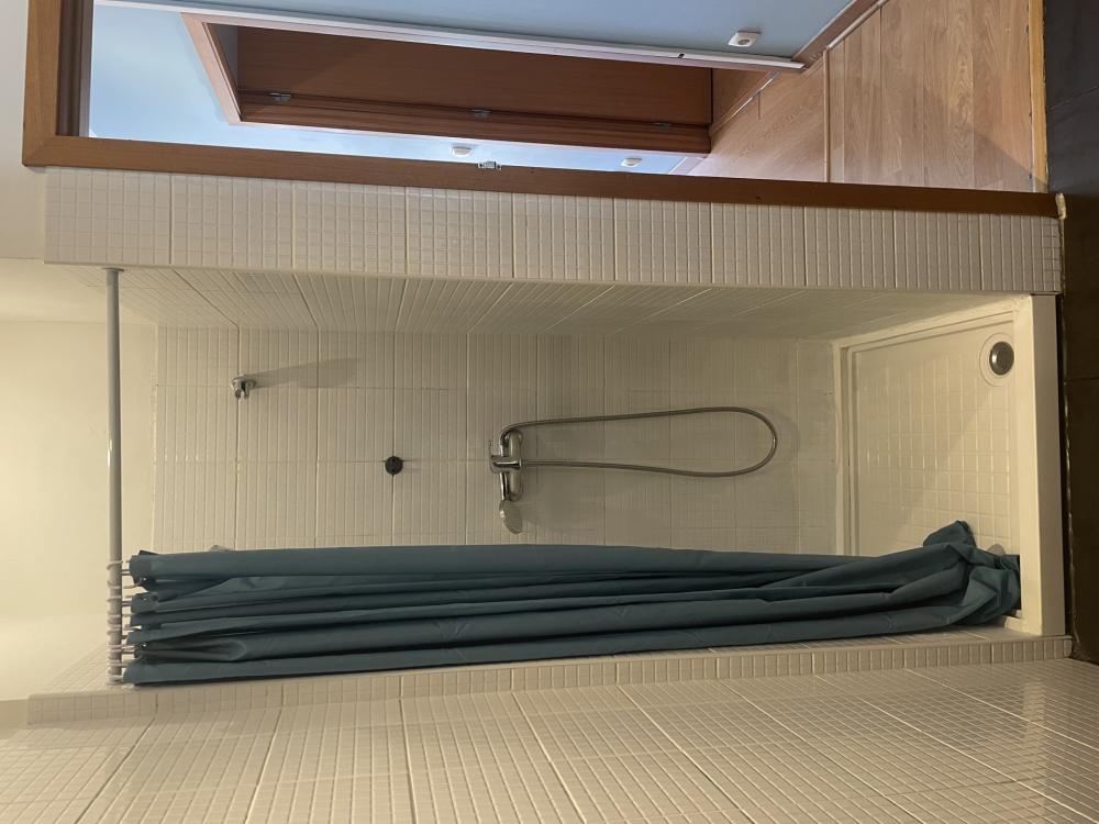 4 camas dormitorio - Mixta - Standard - Baño privado