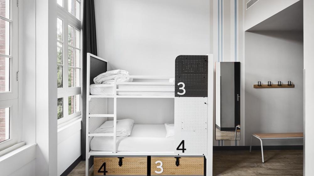 Cama en dormitorio deluxe de 4 camas - Baño privado