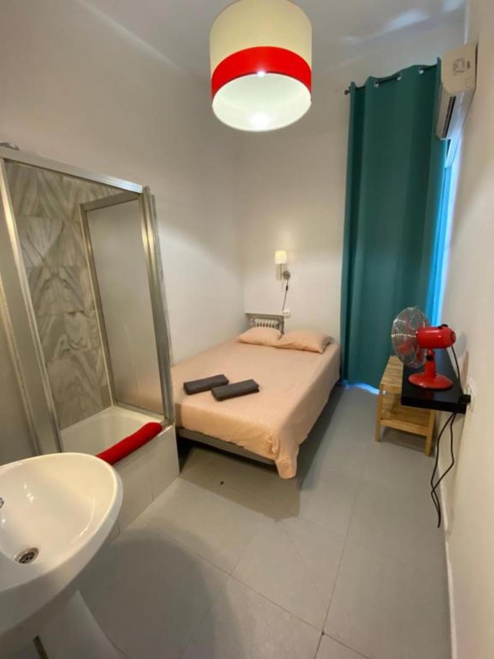 quarto duplo com WC compartilhado quarto duplo com WC compartilhado