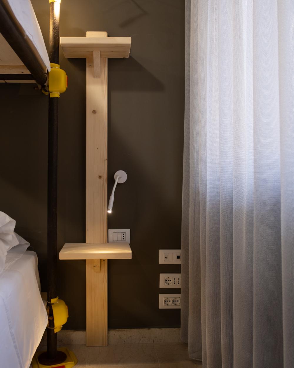10 camas dormitorio - Solamente hombres - Ejecutiva - Baño común en el mismo piso