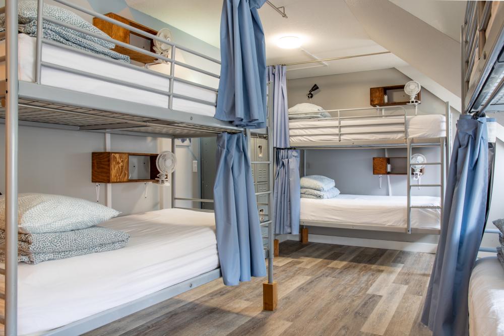 6 camas dormitorio - Solamente mujeres - Standard - Baño privado