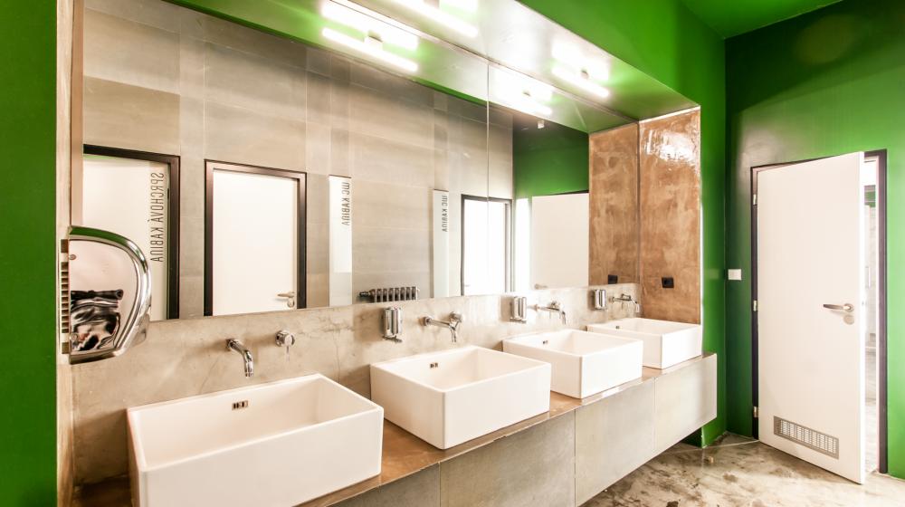 8 camas dormitorio - Mixta - Standard - Baño común en el mismo piso