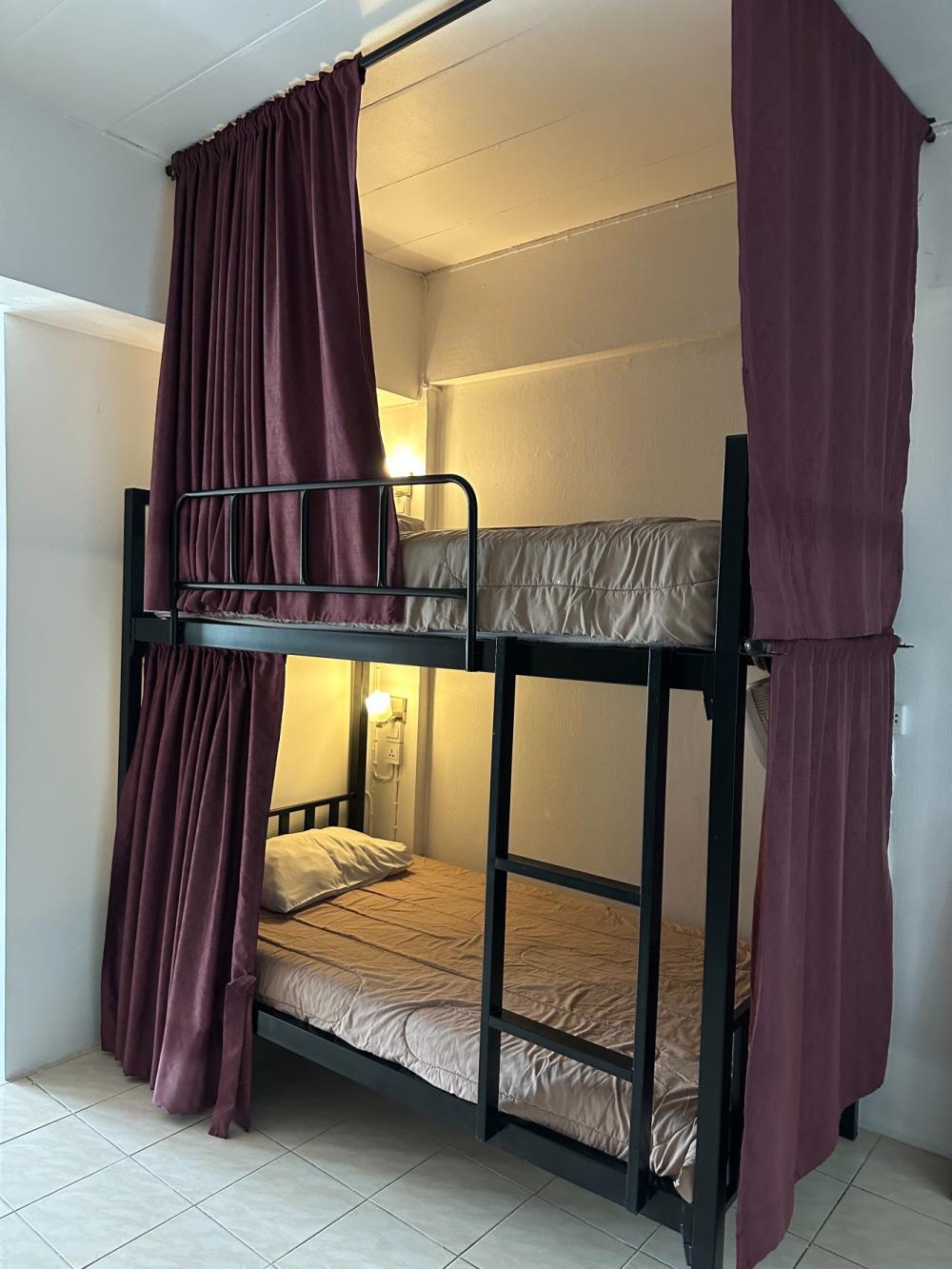 8 camas dormitorio - Mixta - De lujo - Baño privado