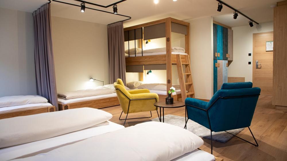 Cama en un dormitorio compartido de 9 camas - con baño privado