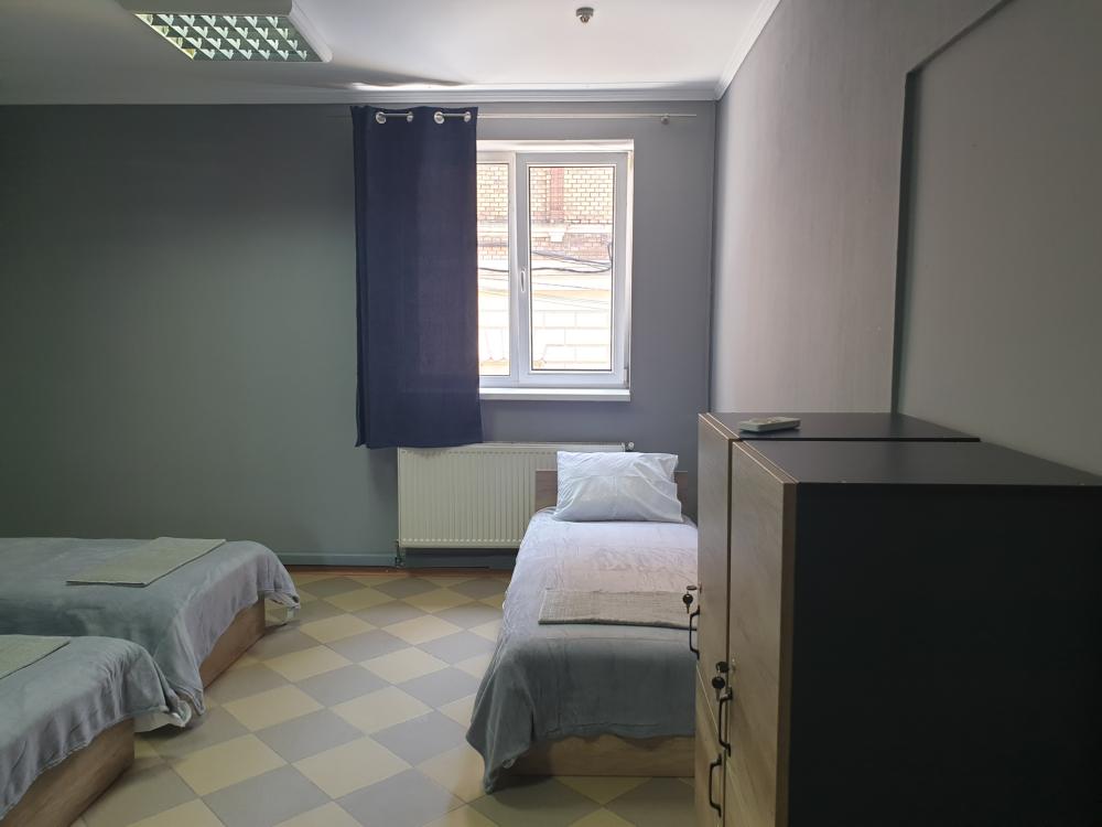 Habitación Amarilla Arco - Dormitorio - Mixto - Estándar - Baño compartido