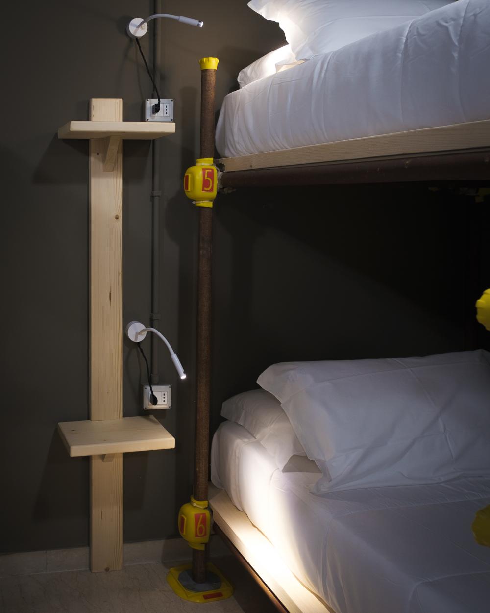 10 camas dormitorio - Solamente hombres - Ejecutiva - Baño común en el mismo piso
