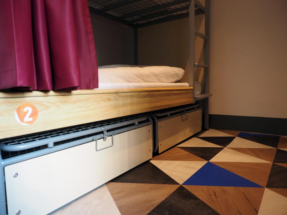 8 camas dormitorio - Solamente mujeres - Standard - Baño compartido