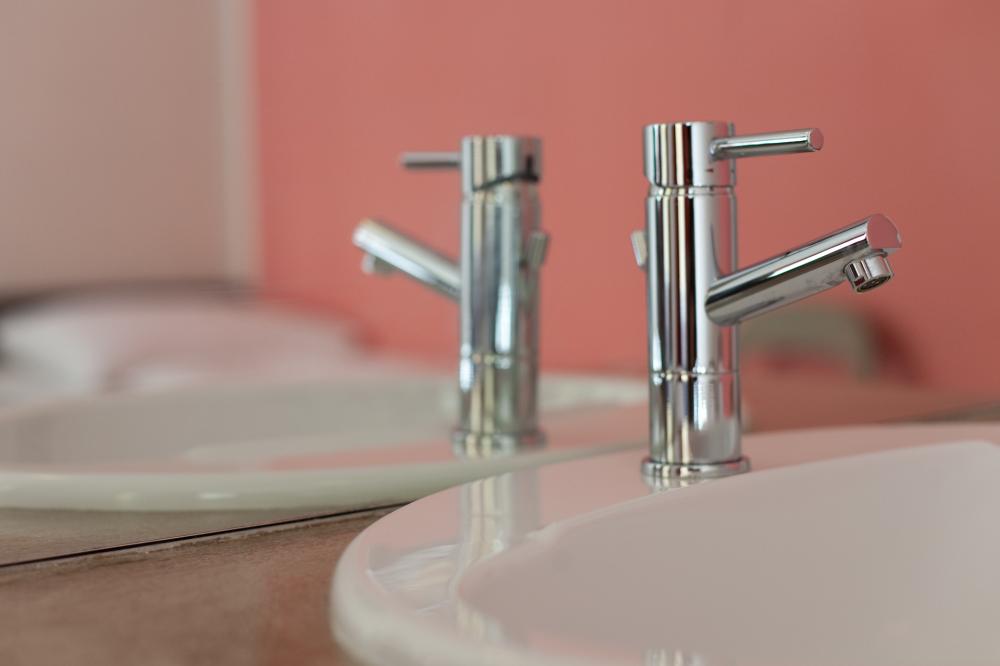 4 camas dormitorio - Mixta - Standard - Baño común en el mismo piso