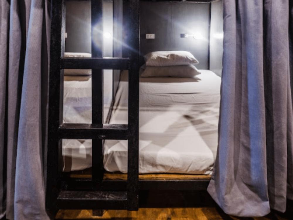 Dormitorio estándar de 6 camas