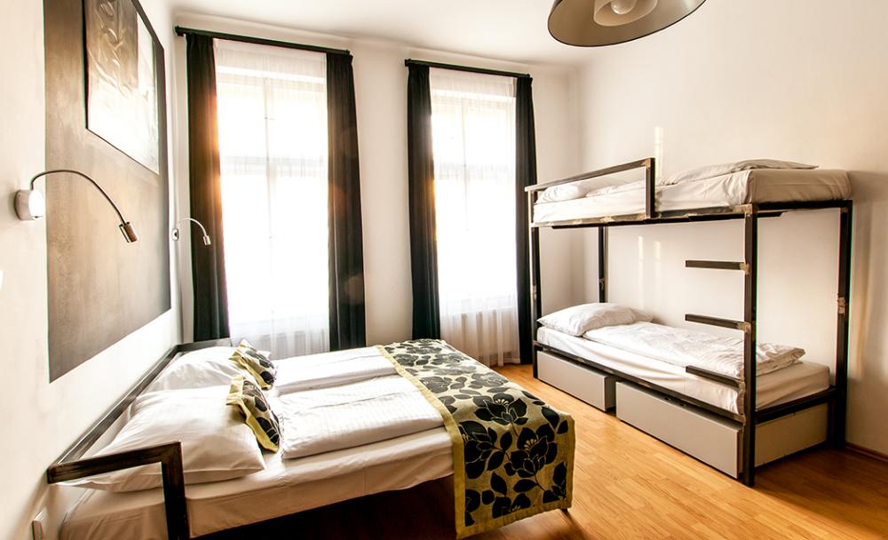 5 camas dormitorio - Mixta - Standard - Baño privado