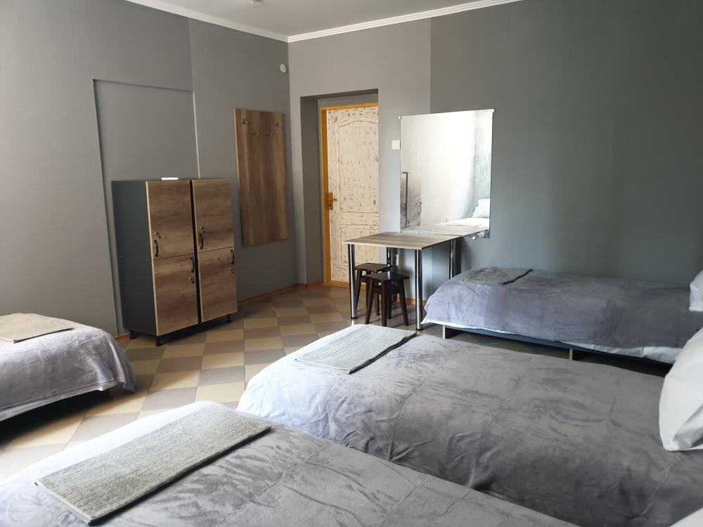 Habitación Amarilla Arco - Dormitorio - Mixto - Estándar - Baño compartido