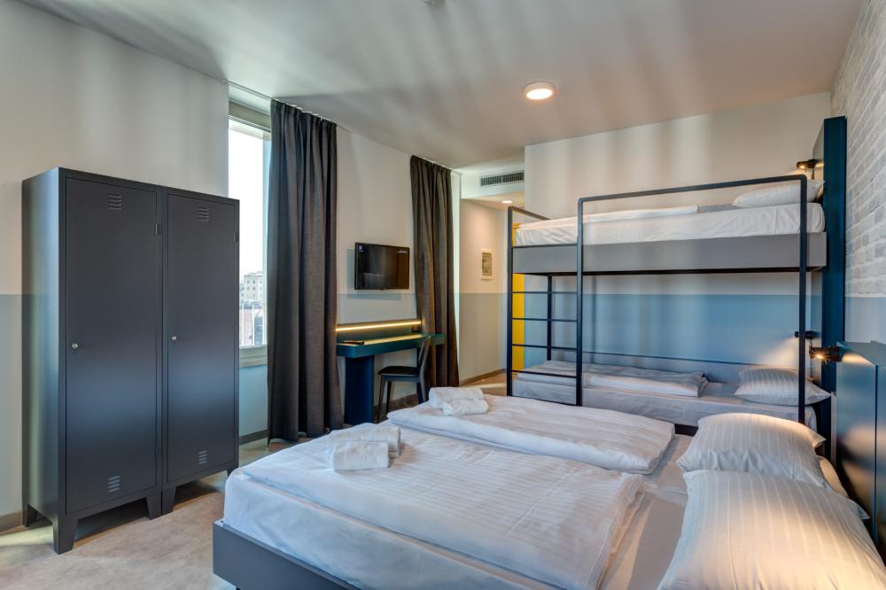 4 camas dormitorio - Mixta - Standard - Baño privado