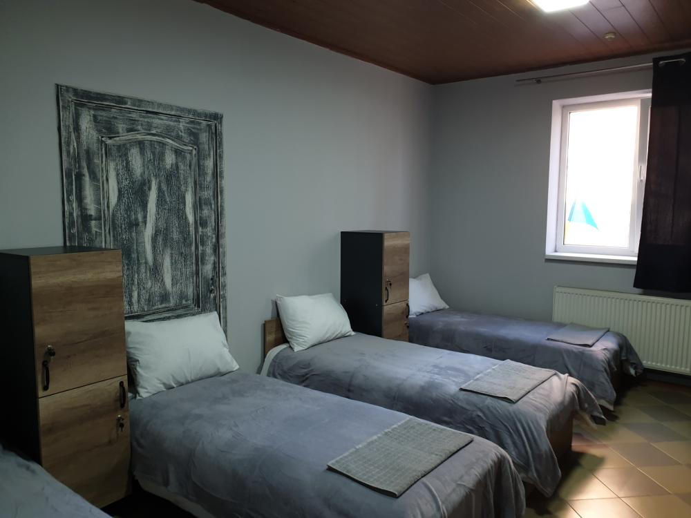Habitación Verde Arco - Dormitorio - Mixto - Estándar - Baño compartido