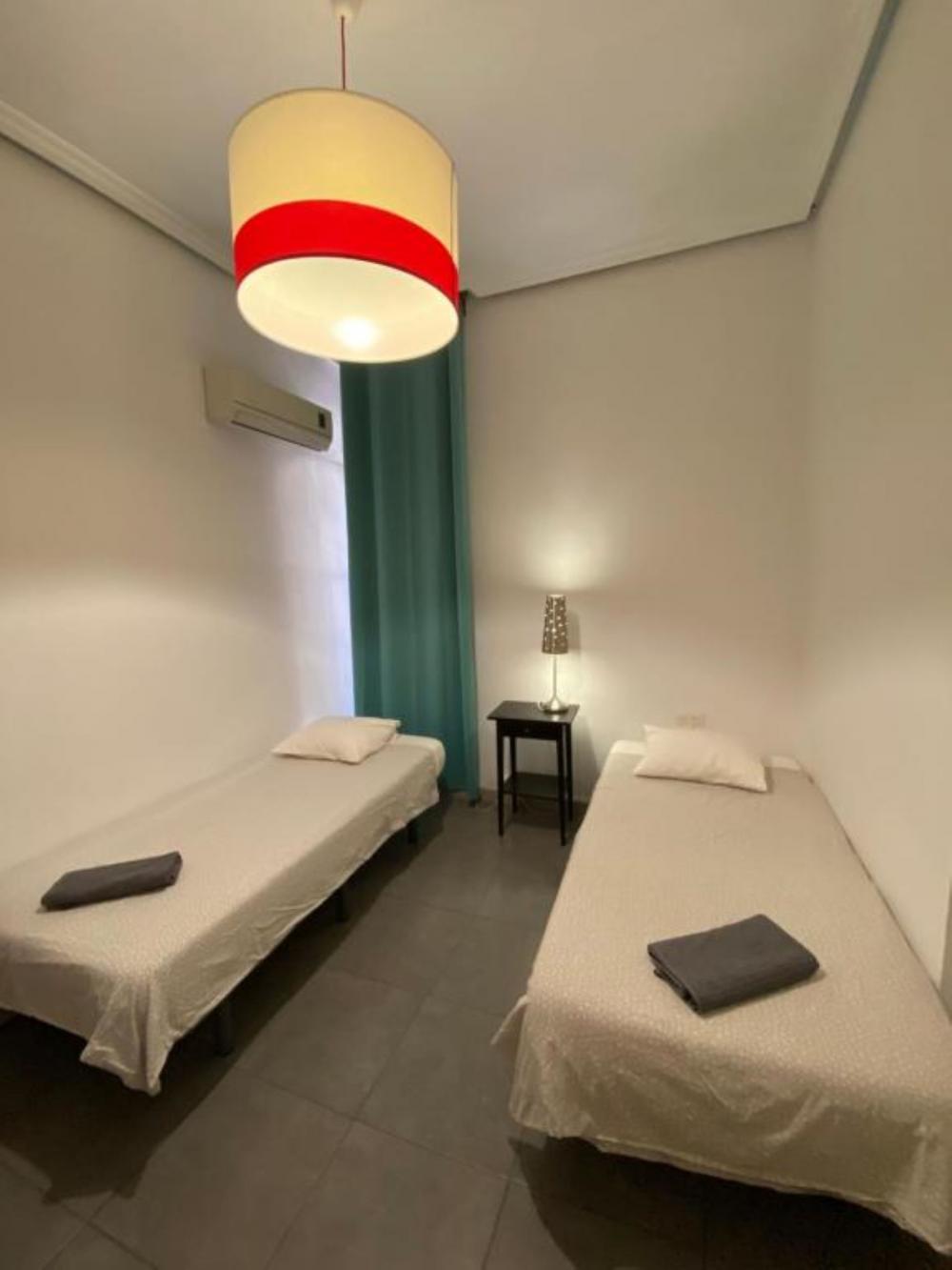 quarto twin com WC compartilhado quarto twin com WC compartilhado