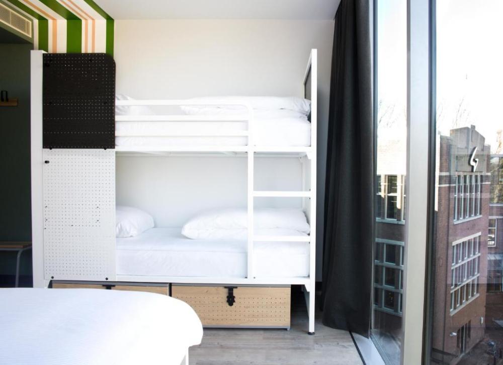Cama en dormitorio deluxe de 4 camas - Baño privado