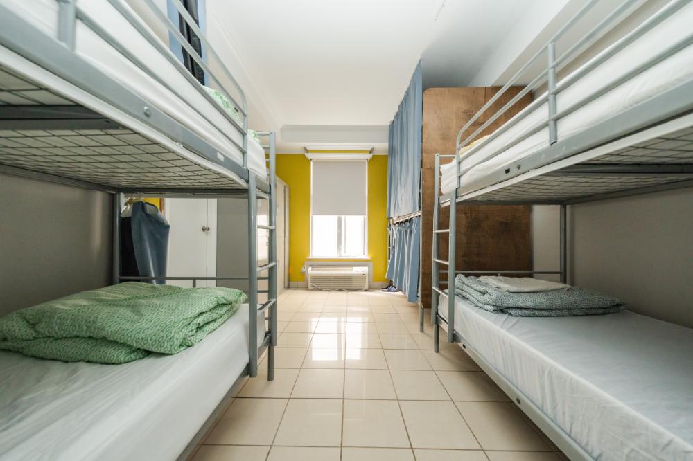 8 camas dormitorio - Mixta - Standard - Baño privado