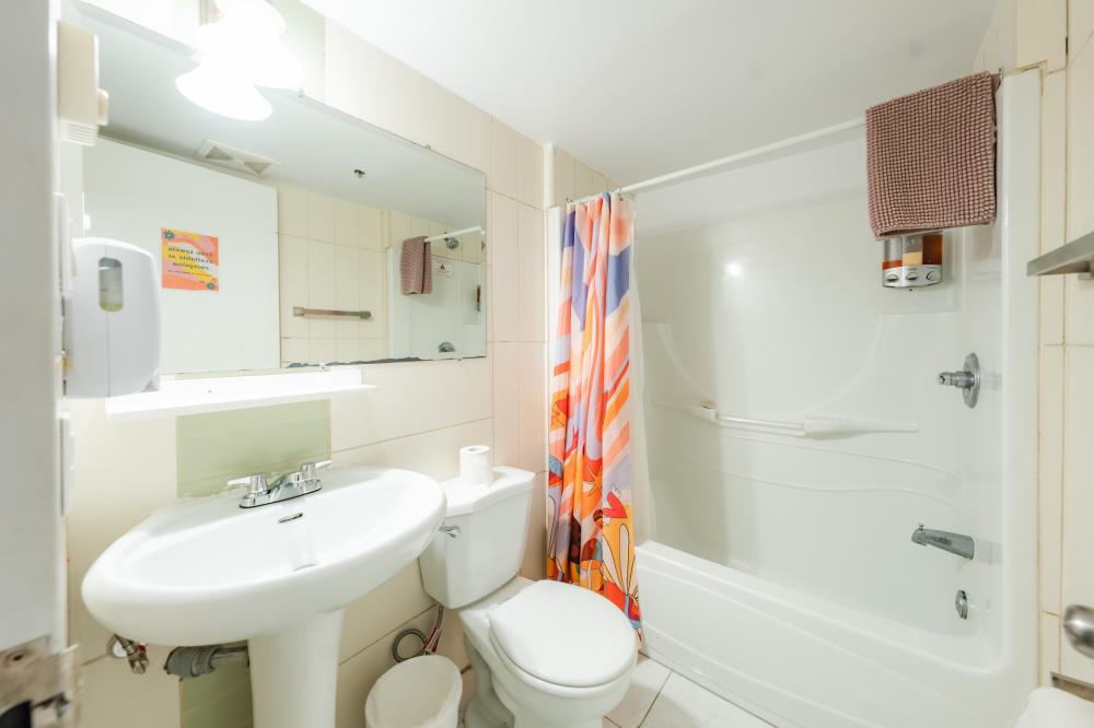 6 camas dormitorio - Solamente mujeres - Standard - Baño privado