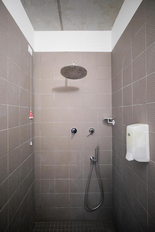 Habitación 7 huéspedes - Mixta - Standard - Baño privado