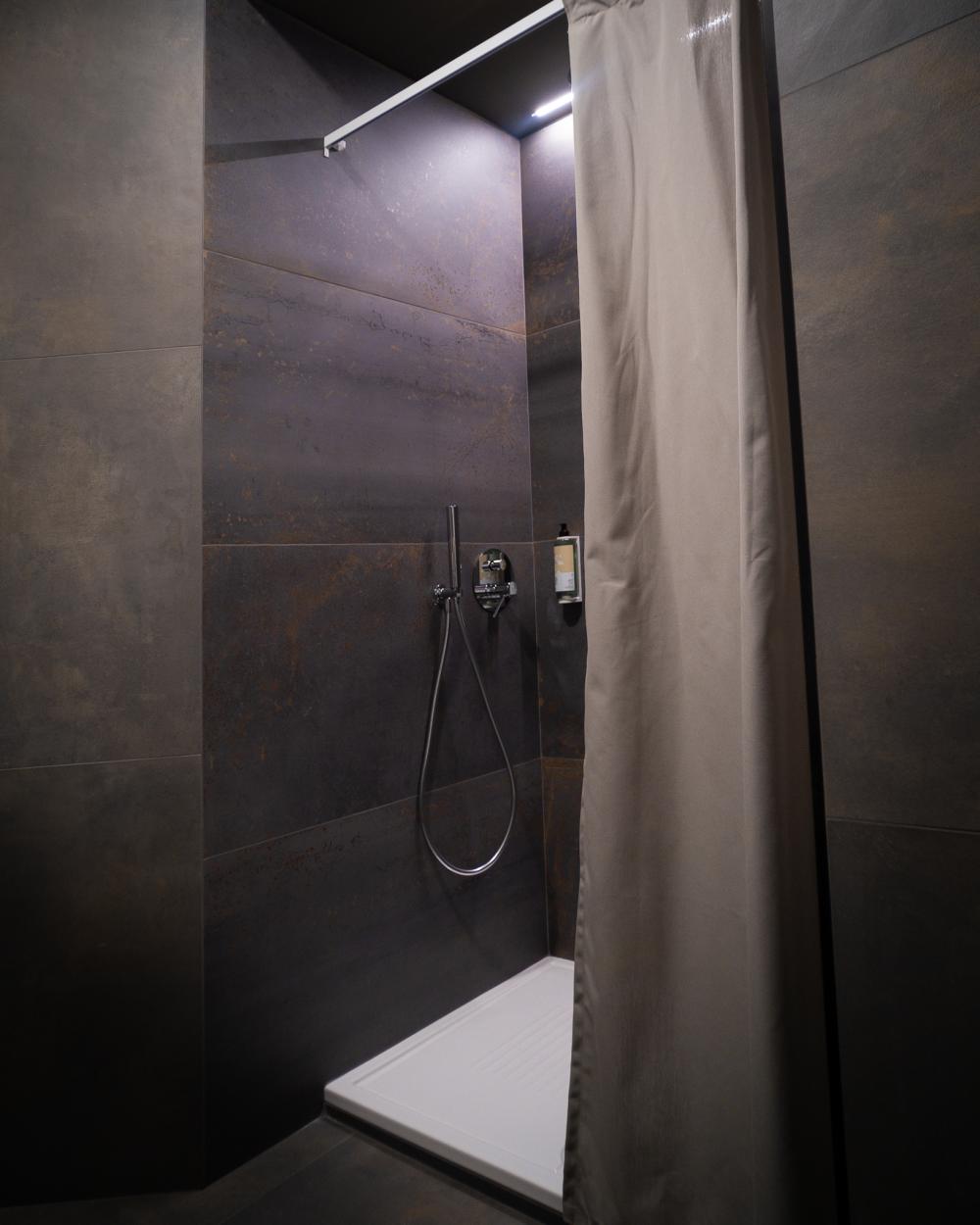 6 camas dormitorio - Mixta - Standard - Baño privado