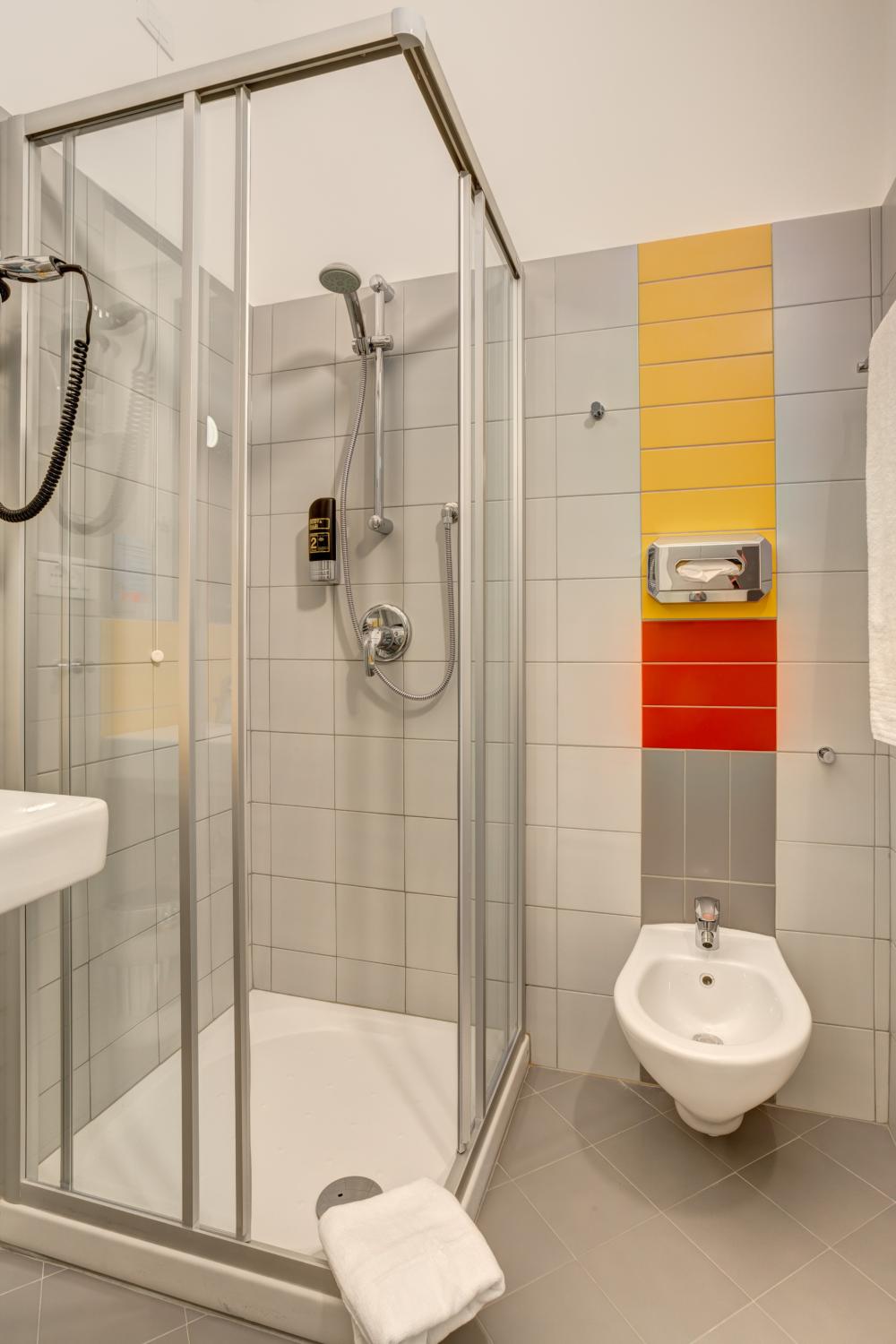 3 Cama Habitación privada - Mixta - Standard - Baño privado