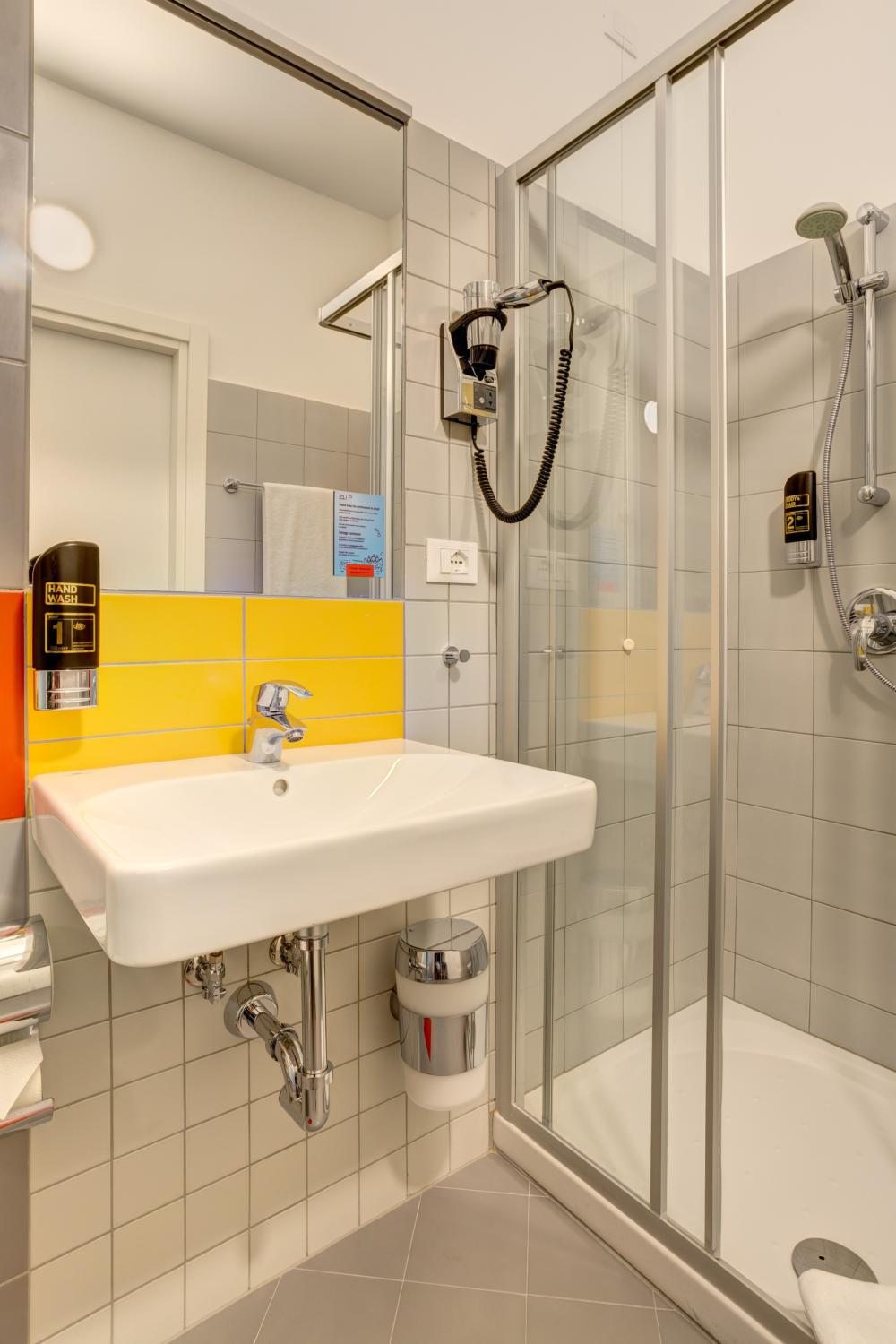 3 Cama Habitación privada - Mixta - Standard - Baño privado