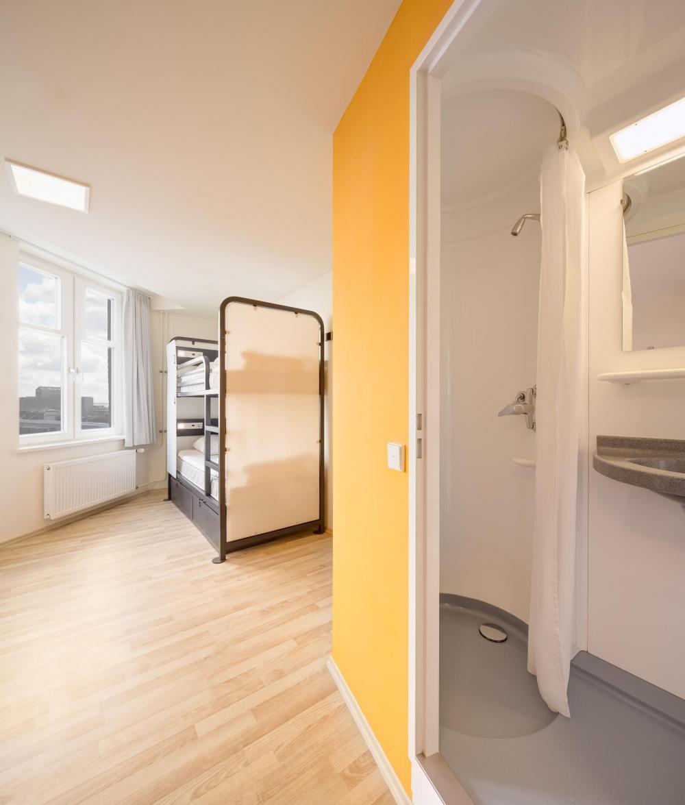 4 camas dormitorio - Mixta - Standard - Baño privado