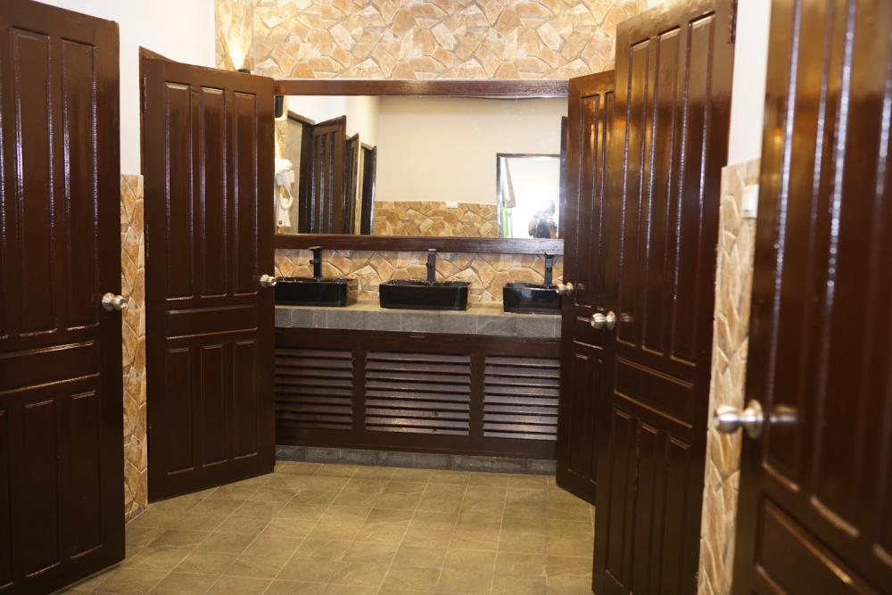 Dormitorio Femenino Estándar de 14 Camas