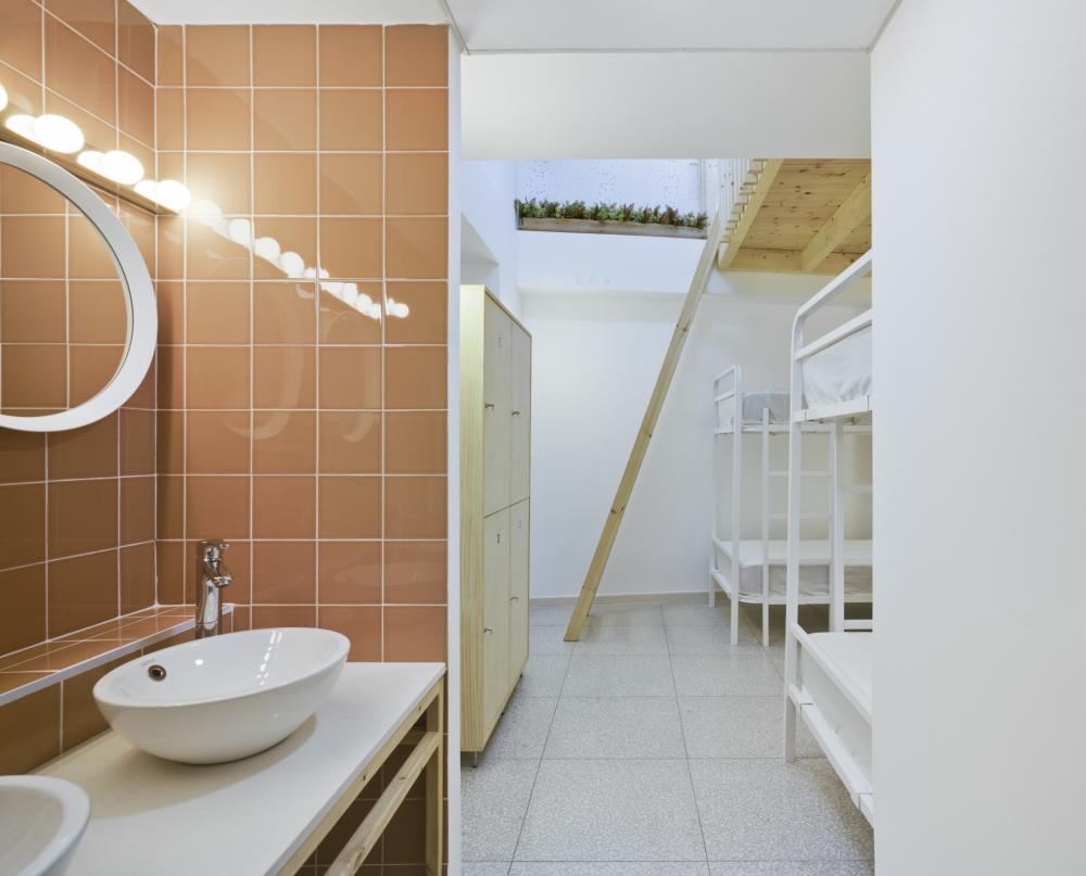 6 camas dormitorio - Mixta - Standard - Baño privado