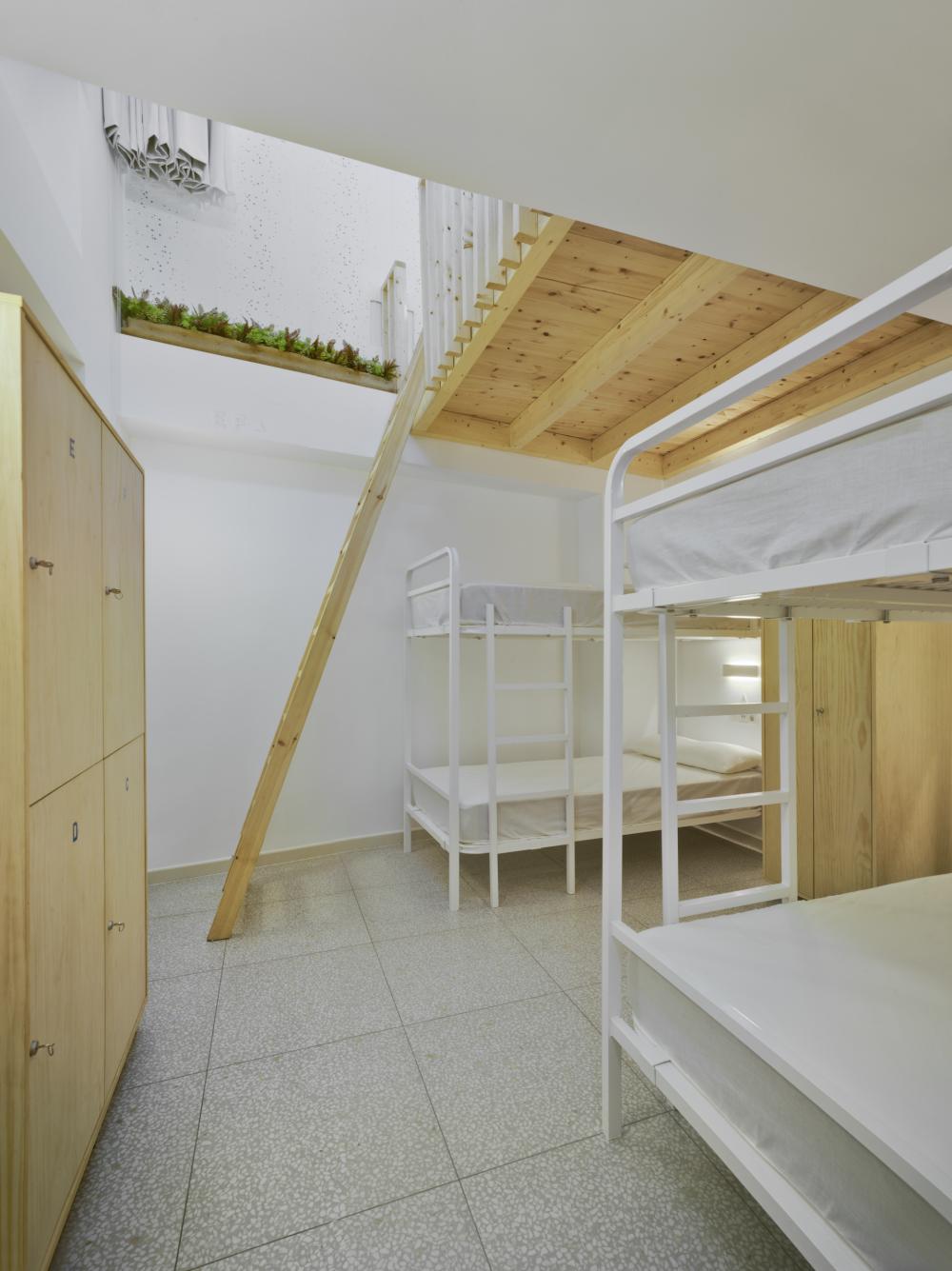 6 camas dormitorio - Mixta - Standard - Baño privado