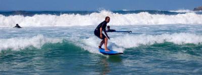 Cogiendo olas Image