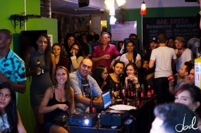 Noche de karaoke Image